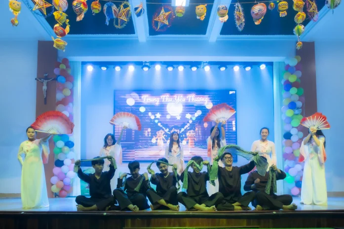 Thiếu Nhi Giáo Xứ Chính Tòa Đà Lạt Cùng Giêsu Vui Trung Thu