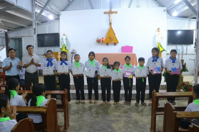 Giáo Xứ Đạ R’Sal (Đạ Tông) Tổng Kết Năm Học Giáo Lý 2024-2025