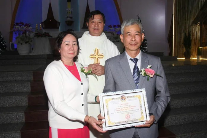 Giáo Xứ Liên Khương (Đức Trọng) Mừng Lễ Thánh Gia Thất – Bổn Mạng Giáo khu Thánh Gia và Mừng Kỷ Niệm 42 Đôi Hôn Phối