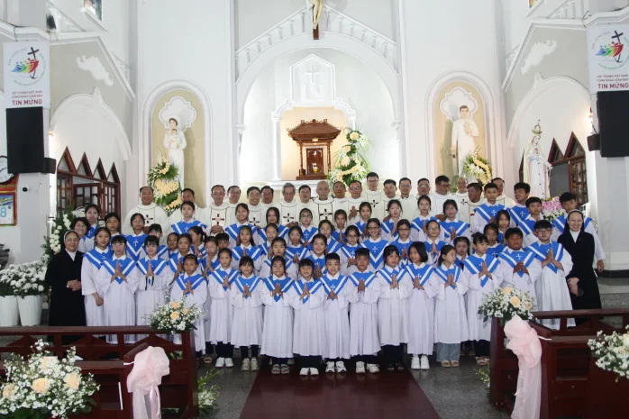 Giáo Xứ Lạc Viên (Đơn Dương): Mừng 70 Năm Hồng Ân Thành Lập Giáo Xứ Và 15 Năm Cung Hiến Nhà Thờ