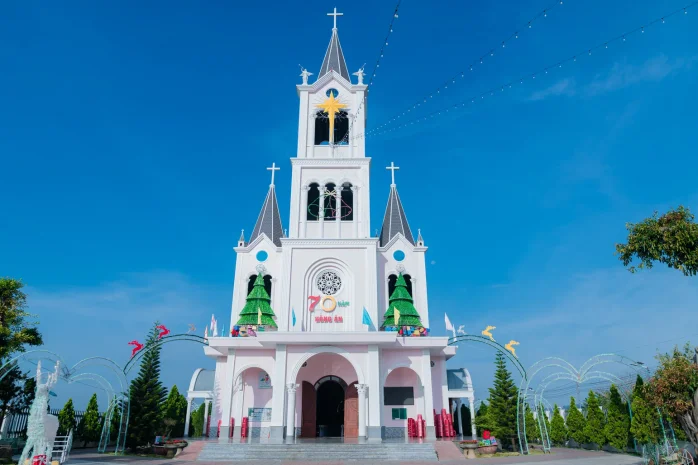 Giáo Xứ Tùng Nghĩa (Đức Trọng) Bế Mạc Năm Thánh Kỷ Niệm 70 Năm Thành Lập Giáo Xứ (1955 – 2025)