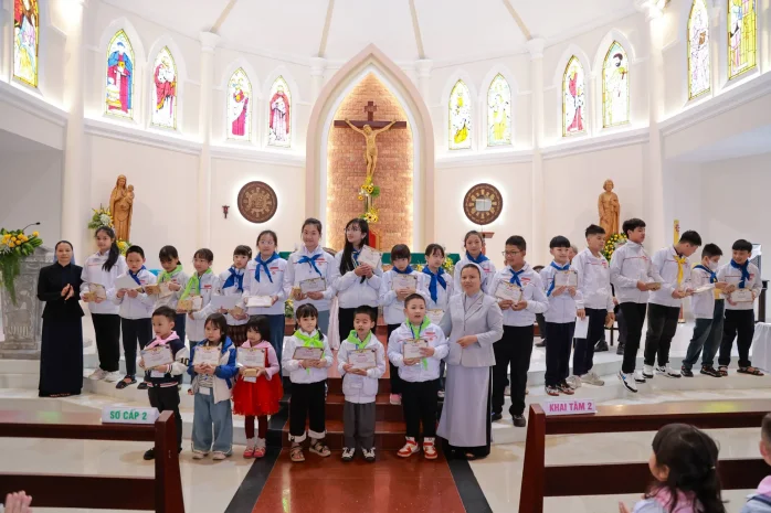 Giáo Xứ Tạo Tác Đà Lạt: Rộn Rã Niềm Vui Ngày Khai Giảng Năm Học Giáo Lý 2025-2026