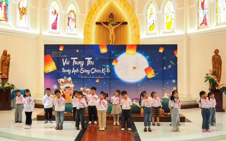 Giáo Xứ Tạo Tác-Đà Lạt: Thiếu Nhi Rộn Ràng Vui Tết Trung Thu
