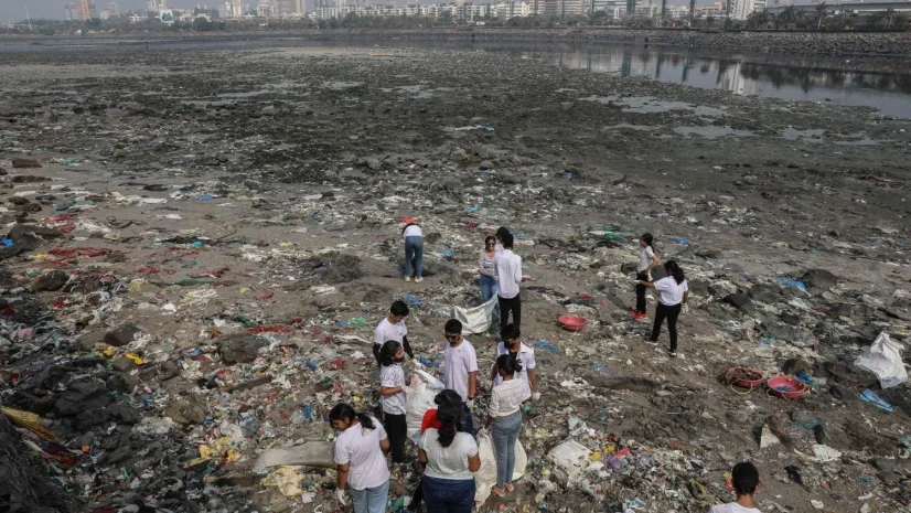 Chuỗi Mân Côi từ nhựa tái chế thu gom ở đại dương được phát tại Đại hội Giới Trẻ Thế Giới Lisbon