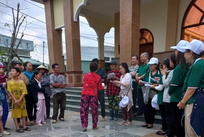“Hành Trình Yêu Thương”: Hội Bác Ái Vinh Sơn Ozanam Đà Lạt Đến Với Đồng Bào Miền Trung Bị Lũ Lụt