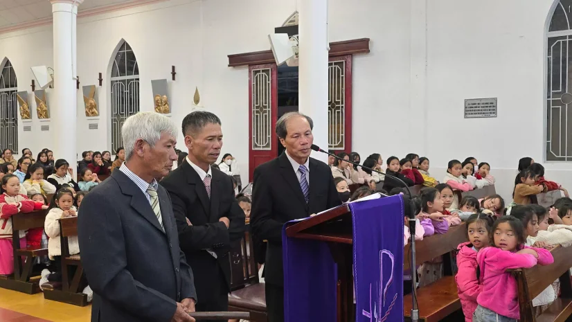 Tuần Thánh: Giáo Xứ Thánh Mẫu (Đà Lạt) Ngắm 5 Sự Thương Khó Đức Chúa Giêsu