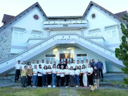 Ban Truyền Thông Giáo Hạt Đà Lạt: Khoảnh Khắc Tạ Ơn Và Niềm Vui Hiệp Thông Ngày Cuối Năm