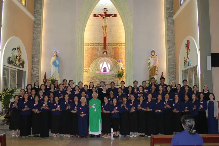 Giáo Xứ Diom (Đơn Dương): Hiệp Hội Tín Hữu Mến Thánh Giá Tân Việt Có Thêm 15 Hội Viên Mới