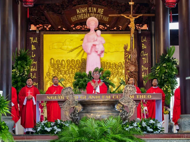 Trung Tâm Thánh Mẫu La Vang (Bảo Lộc): Hành Hương Về Bên Mẹ Trong Ngày Chúa Nhật Lễ Lá