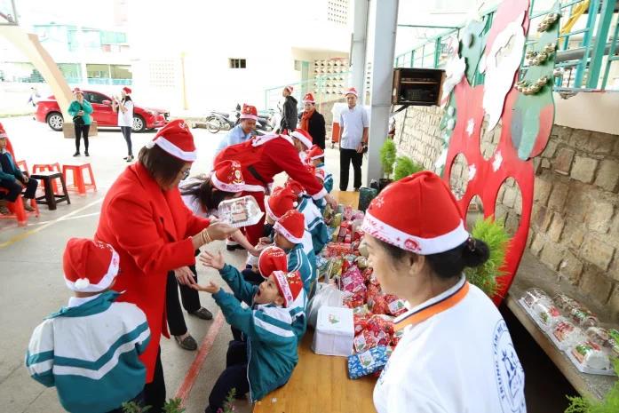 Vui Mừng Giáng Sinh Với Học Sinh Lớp Linh Hoạt Viên Don Bosco Đà Lạt