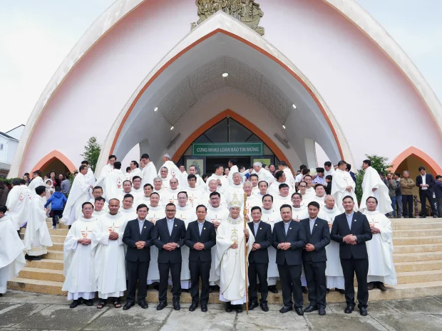 Tu Hội Nhập Thể – Tận Hiến – Truyền Giáo Có Thêm 8 Thành Viên Gia Nhập Vĩnh Viễn Trong Tu Hội