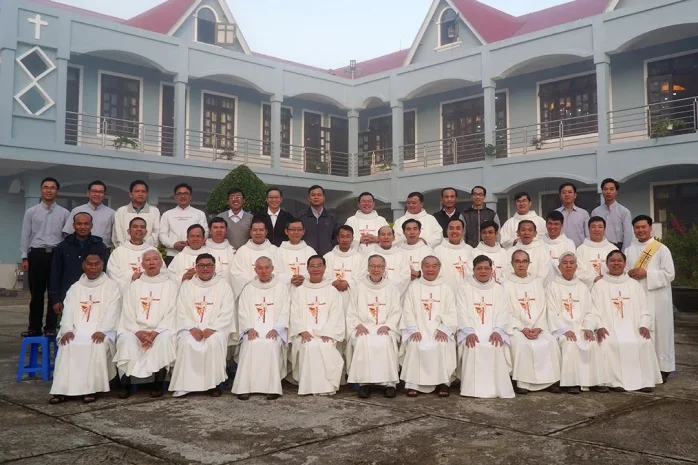 Tổng Công Hội Tu Hội Nhập Thể – Tận Hiến – Truyền Giáo.