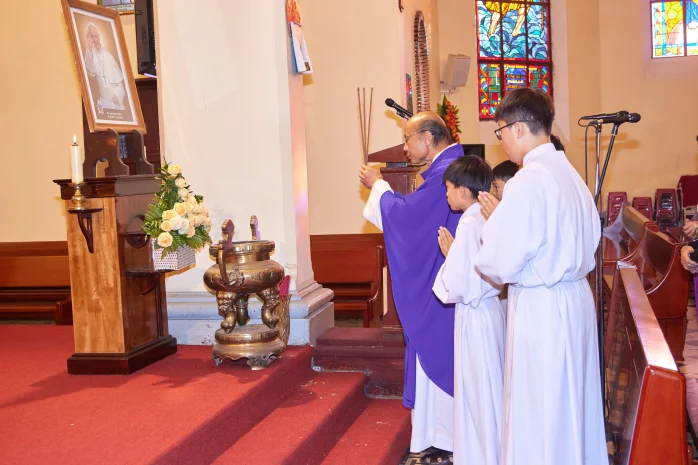 Giáo Xứ Chính Toà Đà Lạt: Thánh Lễ Cầu Nguyện Cho Đức Thánh Cha Phanxicô