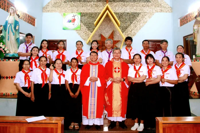 Giáo Lý Viên Giáo Xứ Ka Ming (Di Linh) Tuyên Hứa Huynh Trưởng Thiếu Nhi Thánh Thể