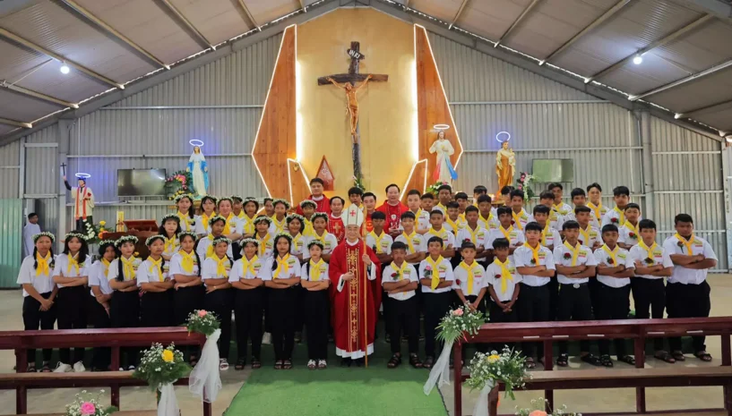 Đức Cha Đaminh Ban Bí Tích Thêm Sức Tại Giáo Xứ Liêng Srônh (Đạ Tông)