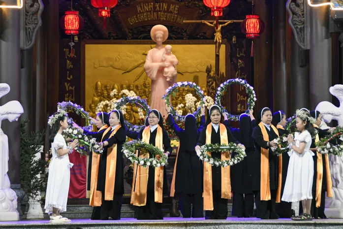 Giáo Xứ La Vang (Bảo Lộc) Khai Mạc Tháng Hoa Kính Đức Mẹ