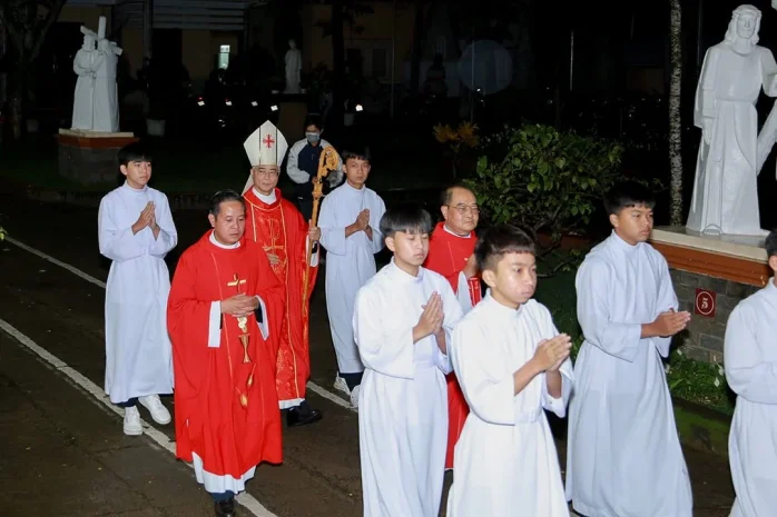 Thánh Lễ Ban Bí Tích Thêm Sức Tại Giáo Xứ Tân Hà – Giáo Hạt Bảo Lộc