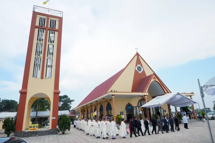 Thiết Lập Giáo Xứ Đức Mẹ Vô Nhiễm (Giáo Hạt Bảo Lộc)và Bổ Nhiệm Cha Quản Xứ Tiên Khởi