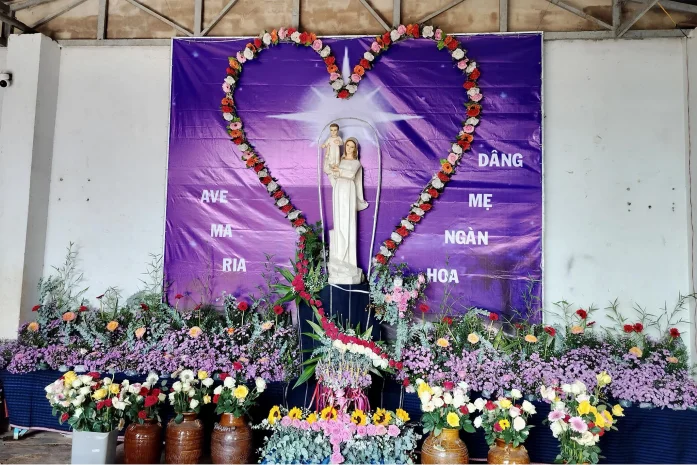 Giáo Xứ Nam Ban (Đức Trọng) Khai Mạc Tháng Hoa