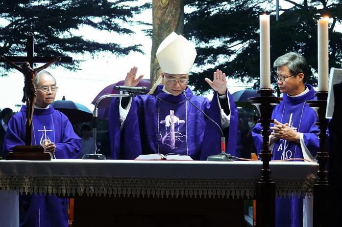 Đức Cha Đaminh Dâng Thánh Lễ Cầu Cho Các Linh Hồn Tại Nghĩa Trang Linh Mục Giáo Phận Đà Lạt