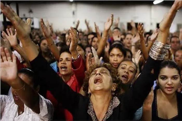 PHÁI NGŨ TUẦN VÀ NHỮNG THÁCH ĐỐ CHO GIÁO HỘI CÔNG GIÁO