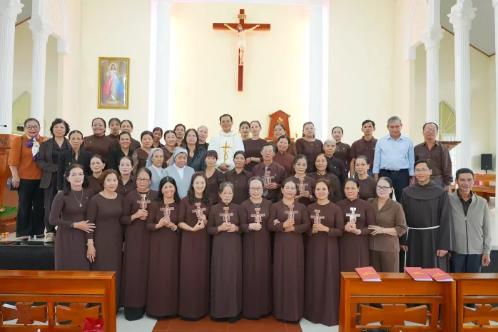 Mừng Kính Thánh Bonaventura và Lễ Khấn Dòng Phan Sinh Tại Thế