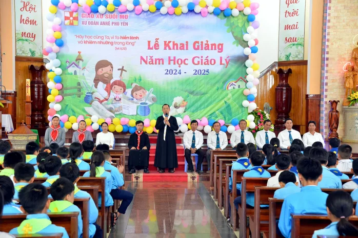 Thánh lễ khai giảng năm học Giáo lý 2024 – 2025 tại Giáo xứ Suối Mơ, Giáo hạt Bảo Lộc