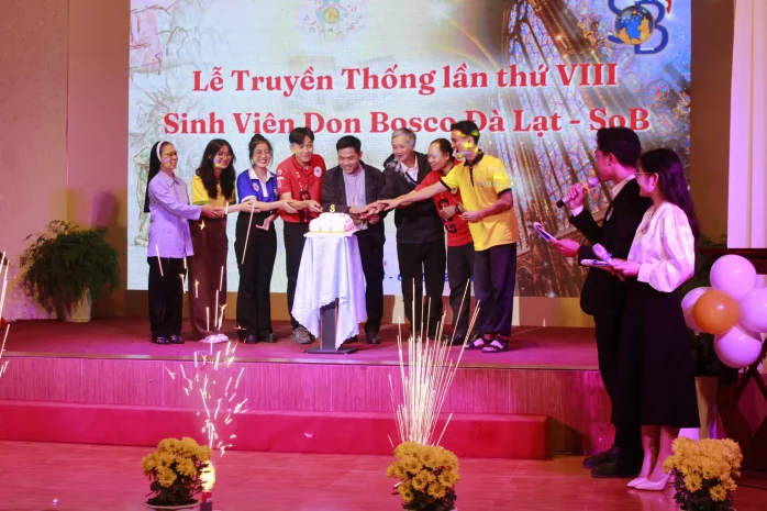 Nhóm Sinh Viên Don Bosco Đà Lạt Mừng Bổn Mạng 2024