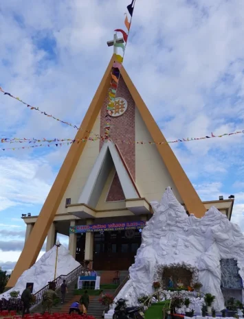 Giáo Xứ Tam Bố (Di Linh) Mừng Đại Lễ Sinh Nhật Chúa Giêsu