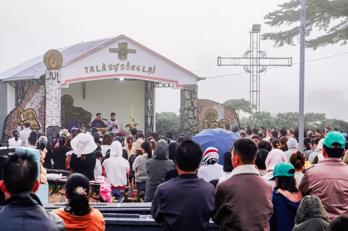 Lễ Cầu Cho Các Đẳng Linh Hồn Tại Giáo Xứ Tân Bình (Bảo Lộc)