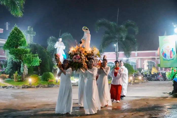 Giáo xứ Tân Bình (Bảo Lộc) Mừng Kính Đức Mẹ Mân Côi