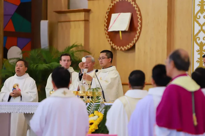 Giáo Xứ Tân Bùi: Thánh Lễ Mở Tay Của Tân Linh Mục Vinhsơn Đinh Công Hội Mai Nguyễn Nguyễn