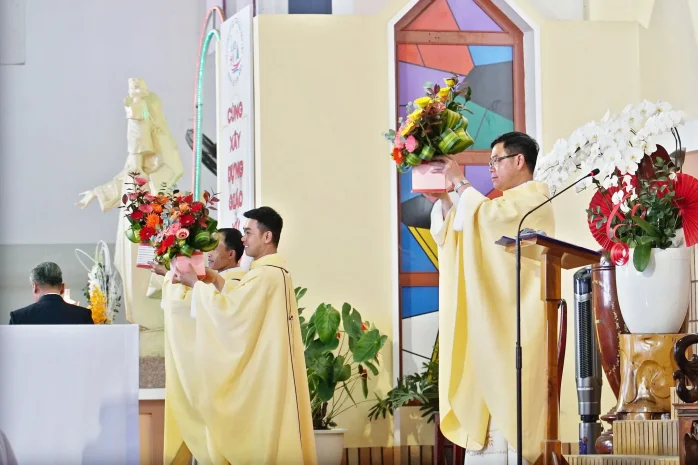 Thánh Lễ Tạ Ơn Của Các Tân Linh Mục Tại Giáo Xứ Tân Bùi, Giáo Hạt Bảo Lộc