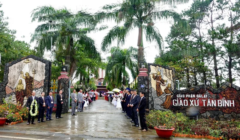 Giáo Xứ Tân Bình – Giáo Hạt Bảo Lộc Đón Cha Tân Quản Xứ Giuse Trần Văn Mạnh