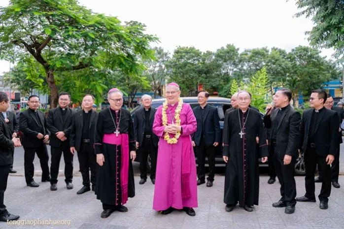 TGP Huế chào đón Đức Tổng Giám Mục Phó Giuse Đặng Đức Ngân