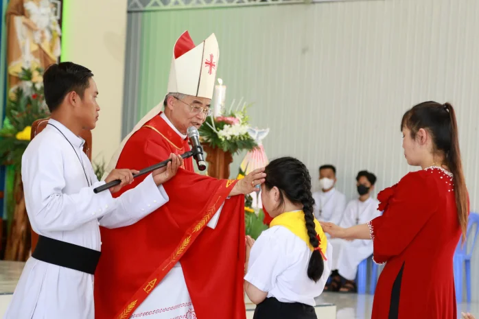 THÁNH LỄ BAN BÍ TÍCH THÊM SỨC TẠI GIÁO XỨ LỘC NAM – GIÁO HẠT BẢO LỘC