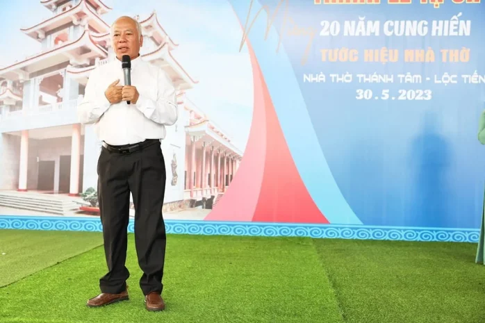 Thánh Lễ Tạ Ơn Kỷ Niệm 20 Năm Cung Hiến Thánh Đường Giáo Xứ Thánh Tâm Lộc Tiến – Giáo Hạt Bảo Lộc