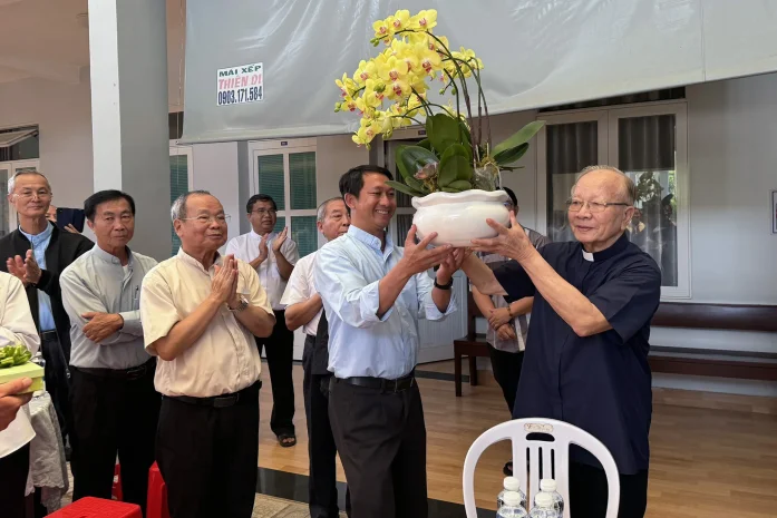 Linh Mục Hạt Bảo Lộc Tĩnh Tâm Tháng 6, Mừng Bổn Mạng Đức Cha Antôn