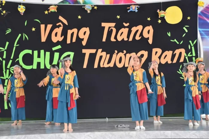 Thiếu Nhi Giáo Xứ Tùng Nghĩa Vui Tết Trung Thu