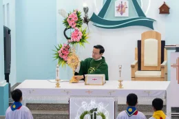 Giáo Xứ Tân Bình (Bảo Lộc): Phiên Chầu Thánh Thể Thay Mặt Giáo Phận