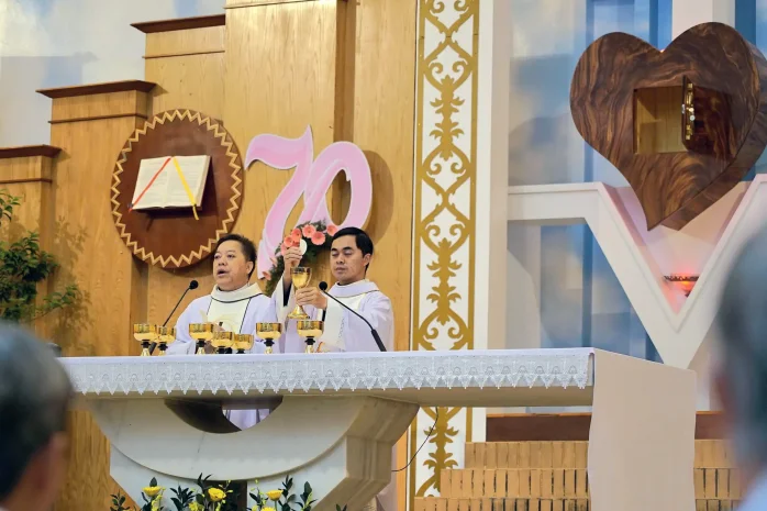 Thánh Lễ Kỷ Niệm 25 Năm Cung Hiến Thánh Đường Giáo Xứ Tân Bùi