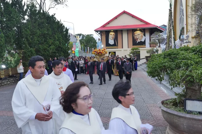 Giáo Sở Thánh Tâm (Đà Lạt) Mừng Lễ Bổn Mạng: Đức Maria Vô Nhiễm Nguyên Tội