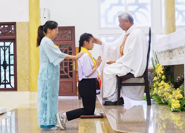 Giáo Xứ Thánh Tâm – Lộc Tiến: Thánh Lễ Ban Bí Tích Thêm Sức