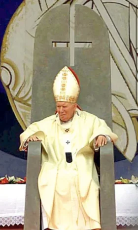 Cây thập giá ngược có ý nghĩa gì?