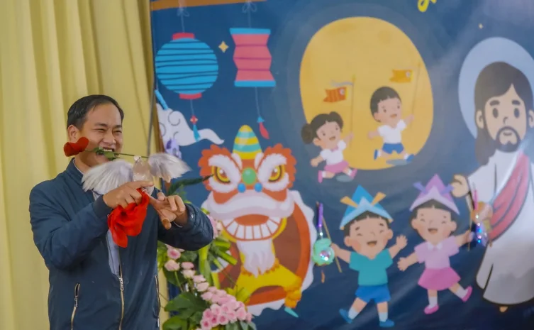 Thiếu Nhi Giáo Xứ Minh Giáo (Đà Lạt) Vui Trung Thu