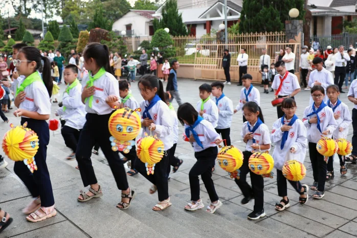 Giáo Xứ Thánh Tâm (Lộc Tiến – Bảo Lộc) Tổ Chức Trung Thu Cho Thiếu Nhi
