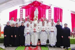 Thánh Lễ Mừng Kính Thánh Gioan Thiên Chúa: Khi Yêu Thương Là Băng Bó Những Vết Thương Đời