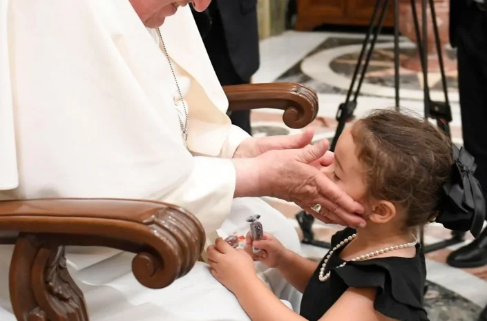 Đức Thánh Cha: Khuôn mặt mỗi người là hình ảnh của Chúa