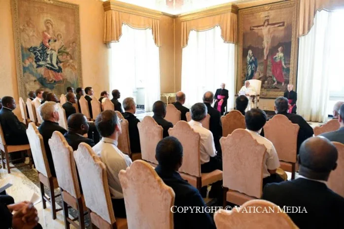 Đức Phanxicô Ca Ngợi Sự Dấn Thân Của Các Tu Sĩ Dòng Augustinô – Đức Mẹ Lên Trời Trên Các Phương Tiện Truyền Thông