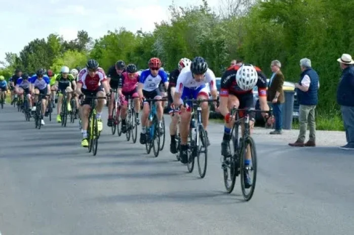 PHÁP : GIẢI VÔ ĐỊCH ĐUA XE ĐẠP GIÁO SĨ LẦN THỨ 23